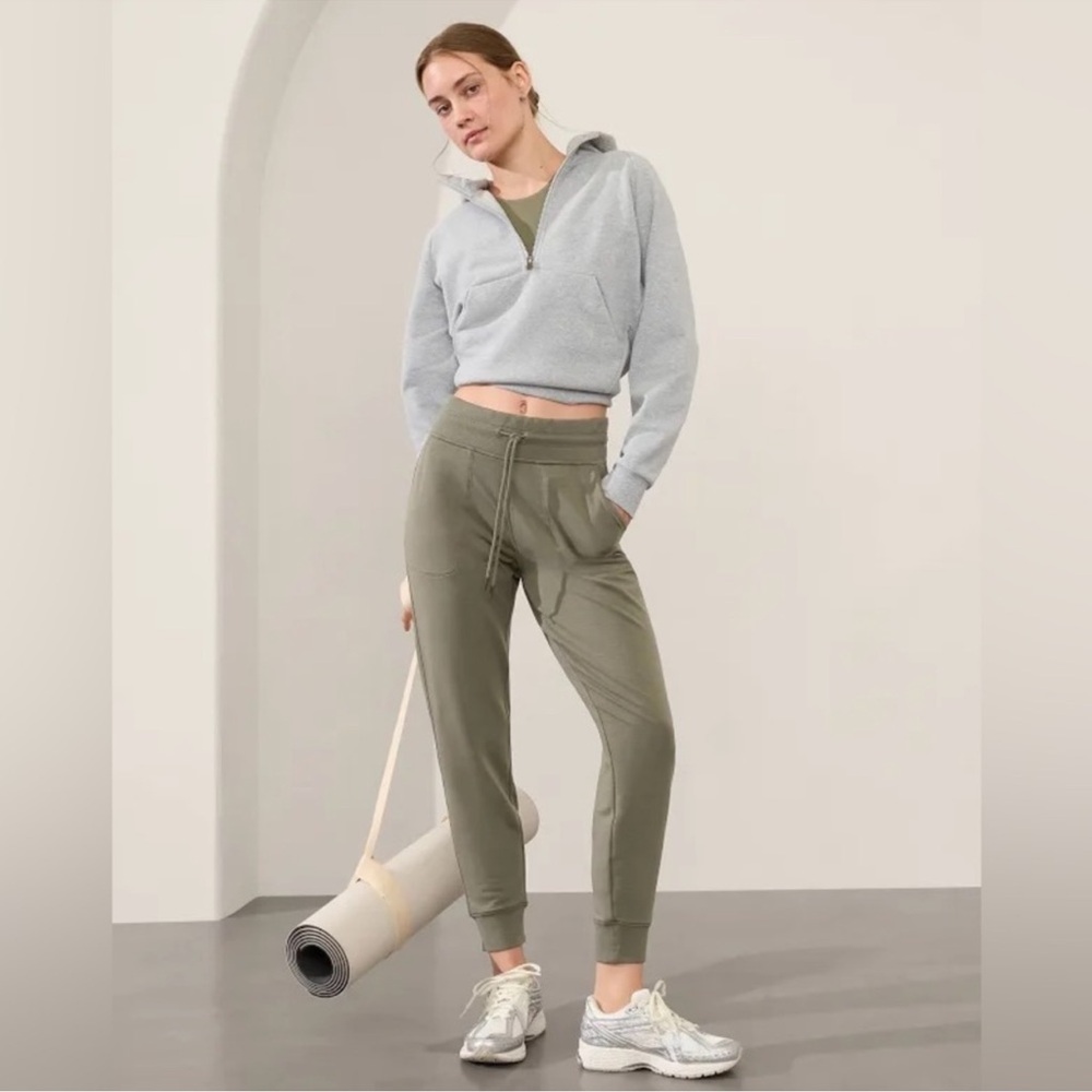 Athleta | *Tall* Balance Joggers size LT